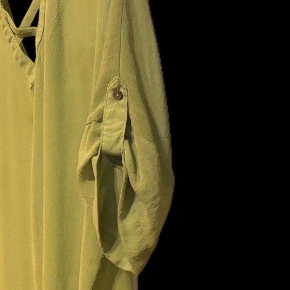 Double Zero Mint Button-Up Top - Picture 4 of 8